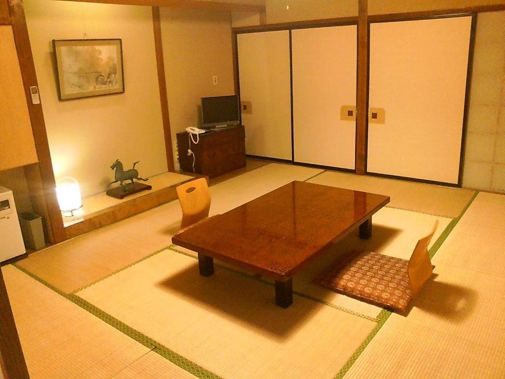 Kamesei Ryokan Chikuma Rum bild